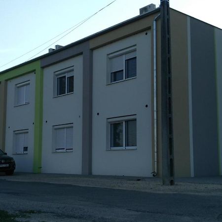 River Side Apartman カロチャ エクステリア 写真