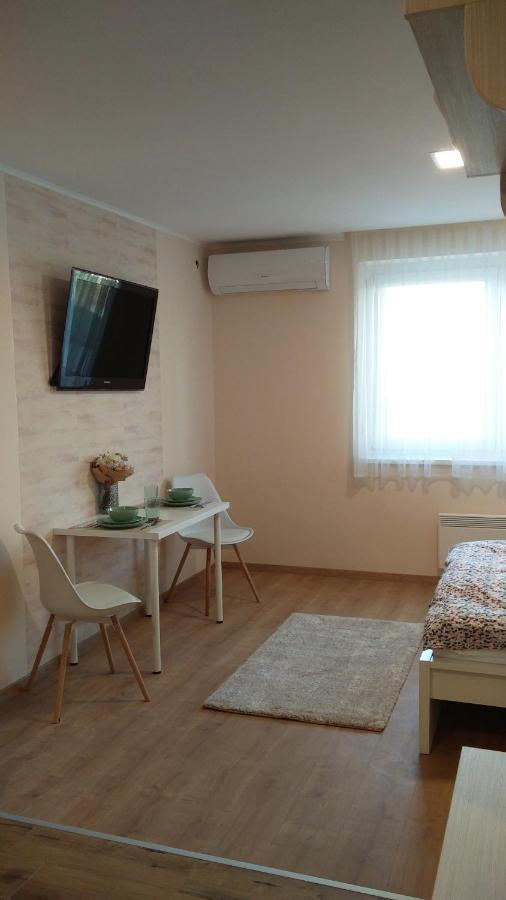 River Side Apartman カロチャ エクステリア 写真